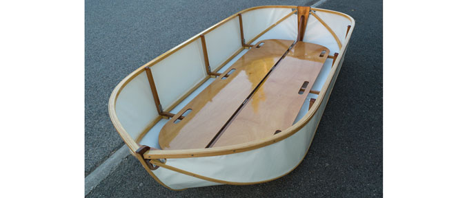 Fliptail folding boat